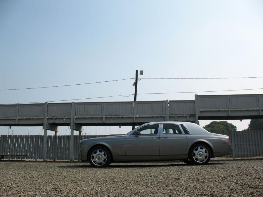  Rolls-Royce Phantom 2007 года  (фото 42 из 102)